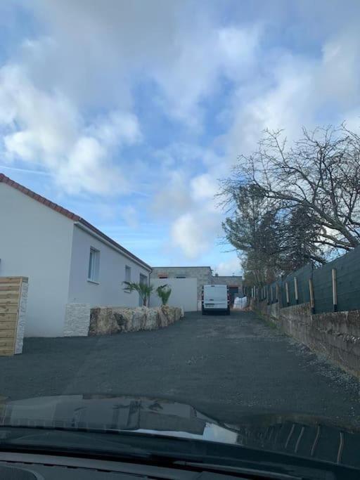 Maison By Sana Proche Du Lac Châtellerault Exterior foto